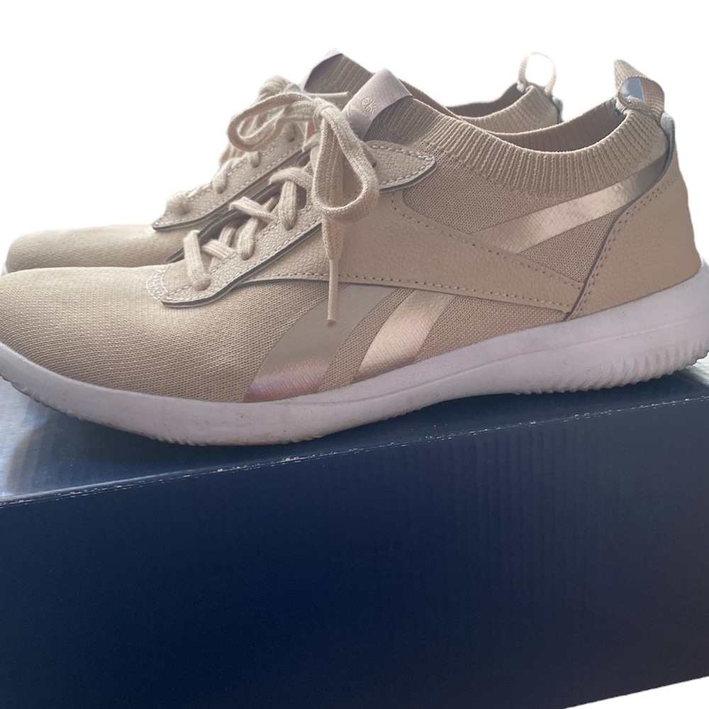Reebok Sneakers womens Size 8.5 8 1/2 Athletic Walking Shoes Cream Rose Gold
